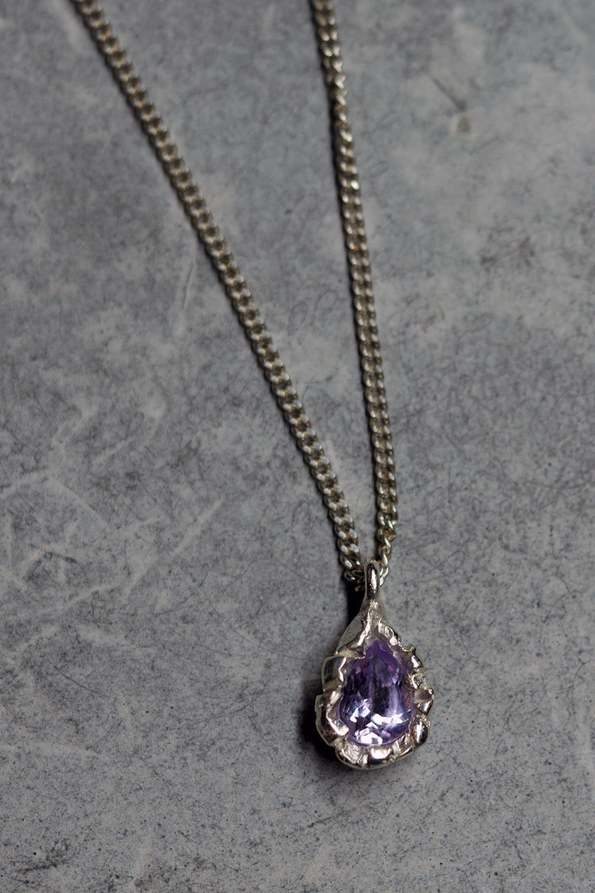 Frill Amethyst Pendant