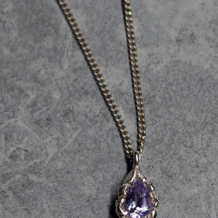 Frill Amethyst Pendant